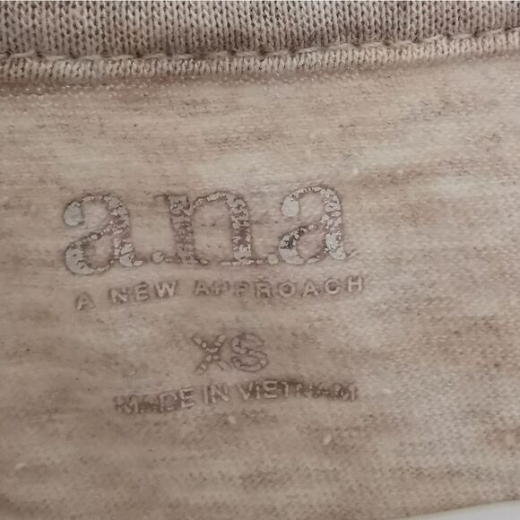 2/$15 A.n.a. t-shirt size xs - Picture 3 of 4